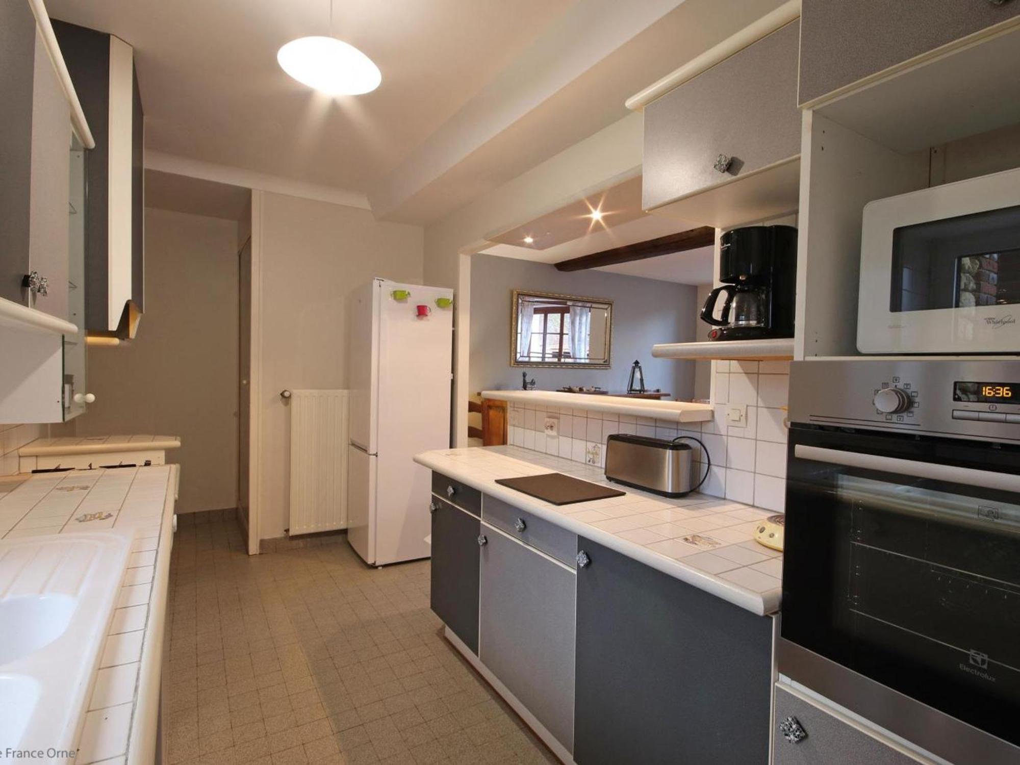 Maison Percheronne Spacieuse Avec Billard, Babyfoot, Et Jardin Clos, Animaux Bienvenus ! - Fr-1-497-65 La Mesniere Exterior foto
